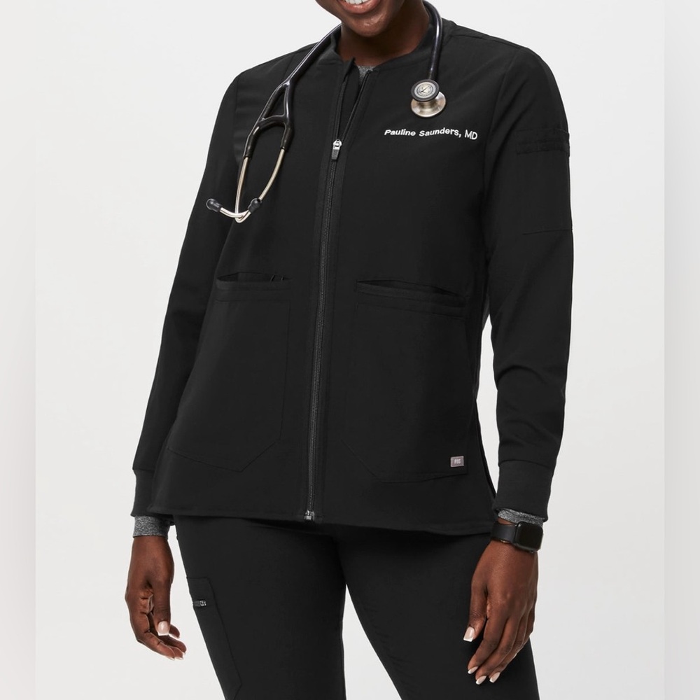 Figs Womens Bellery Scrub Jacket in Black size Small